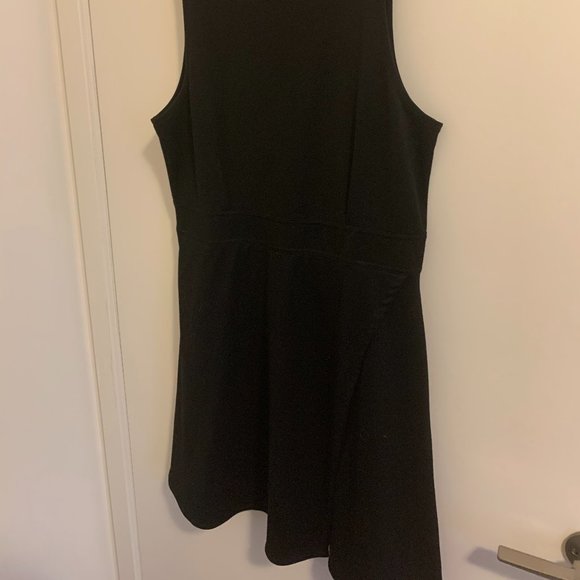 Gap Semi Formal Black Dress with Crossover Skirt - Picture 2 of 2